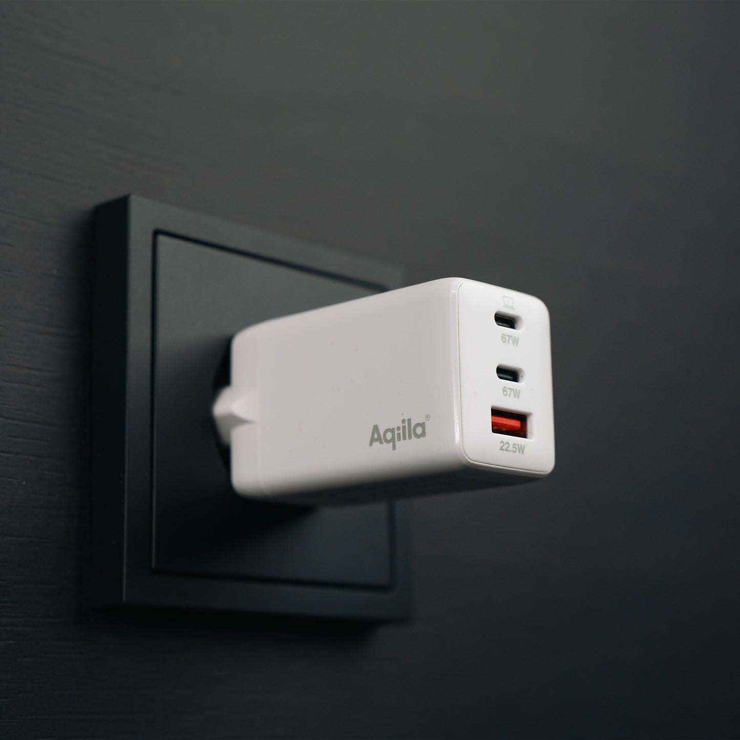 Aqiila Chargebird W3 – Vegglader 67W, 2x USB-C + 1x USB-A
