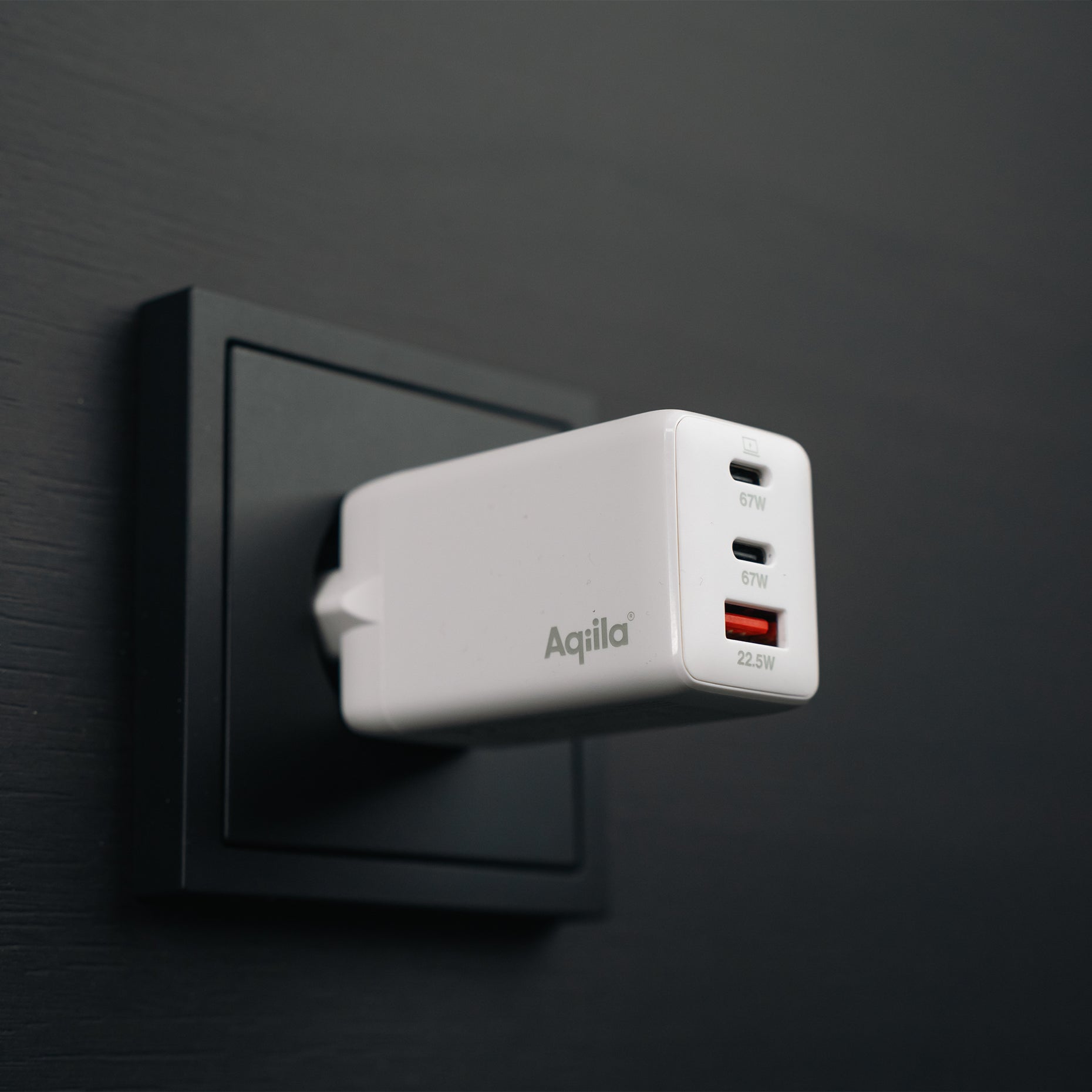 Aqiila Chargebird W3 – Vegglader 67W, 2x USB-C + 1x USB-A