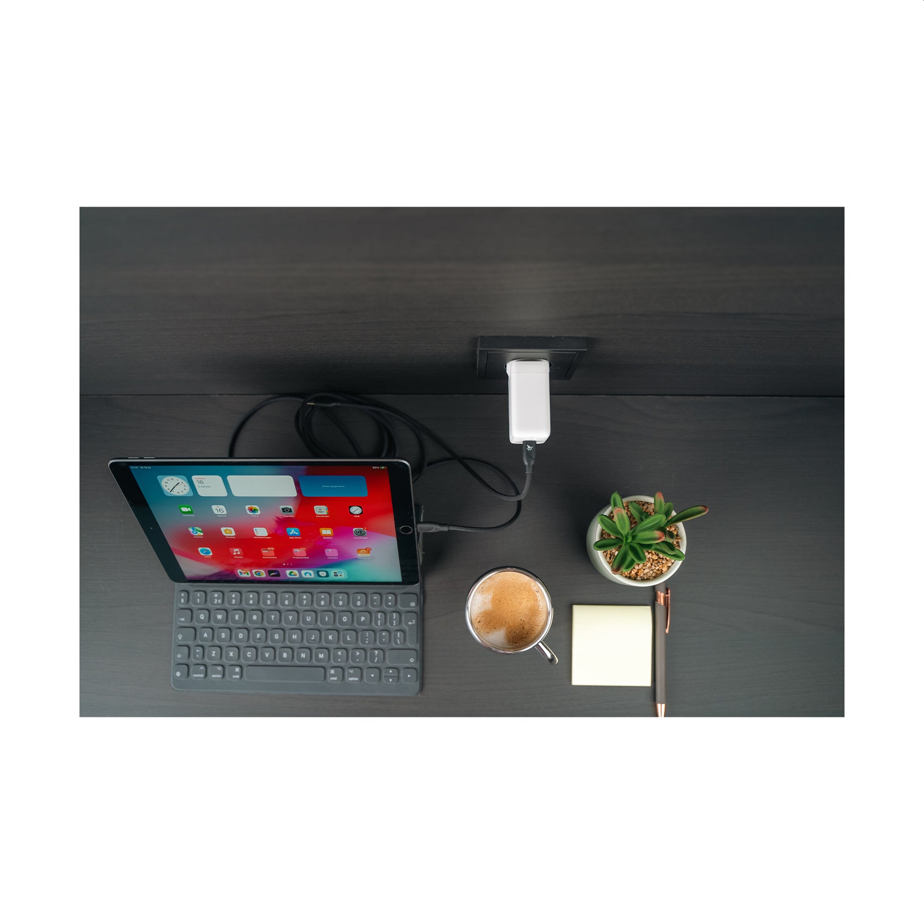 Aqiila Chargebird W3 – Vegglader 67W, 2x USB-C + 1x USB-A