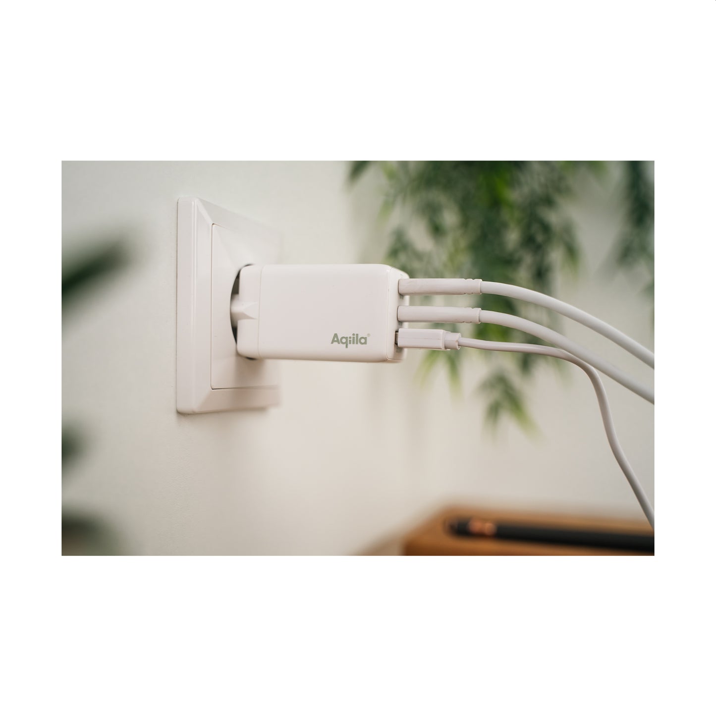 Aqiila Chargebird W3 – Vegglader 67W, 2x USB-C + 1x USB-A